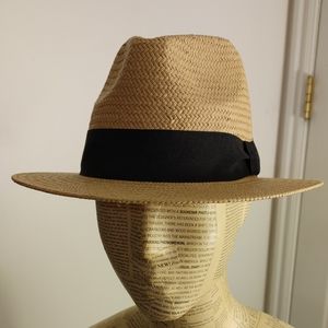 Beige straw fedora